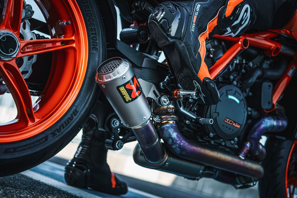 Akrapovic Титановая выхлопная система KTM 1390 Super Duke A62405999000