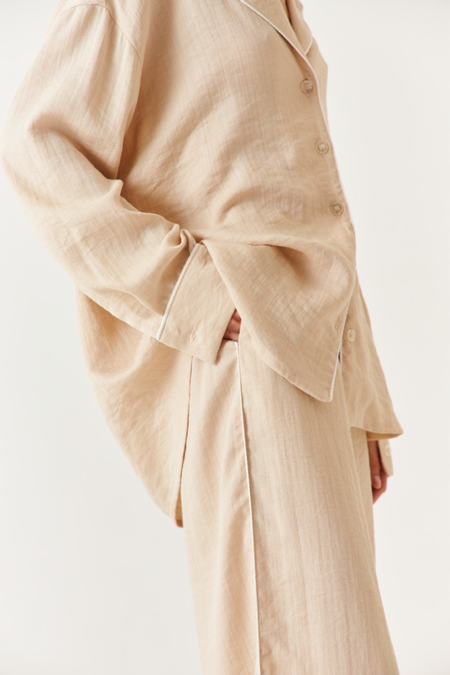 Брюки с кантом
