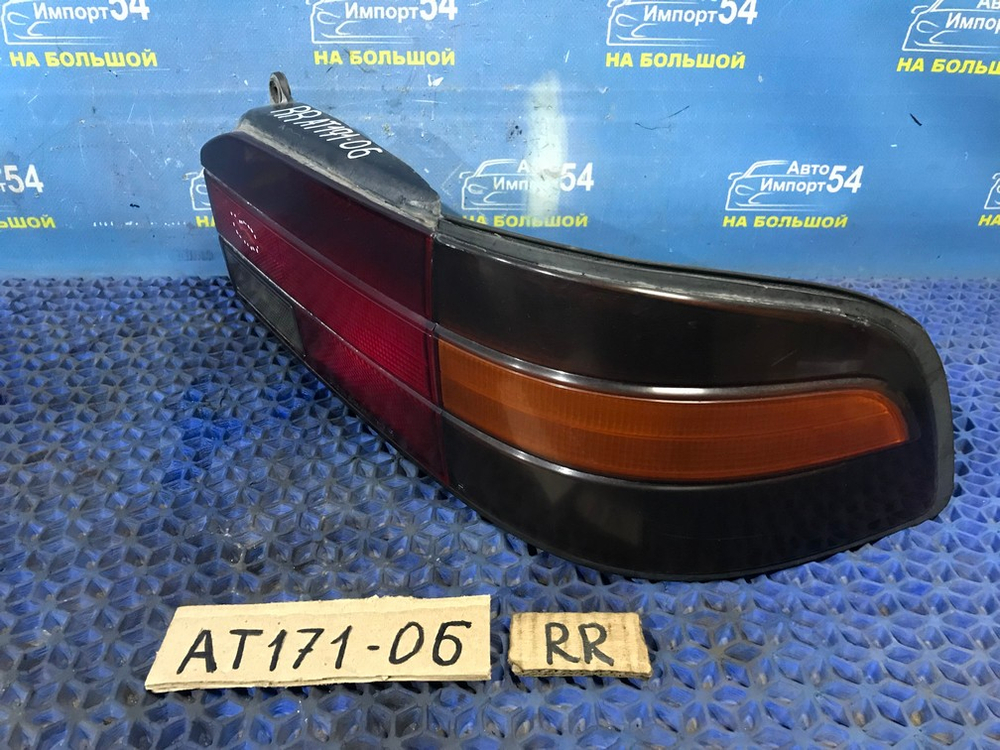 Стоп правый TOYOTA CARINA 1990