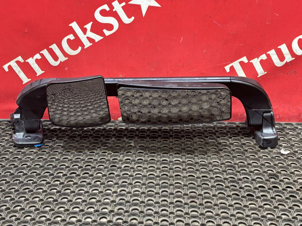 Зеркало (дефект) заднего вида боковое левое 2024г