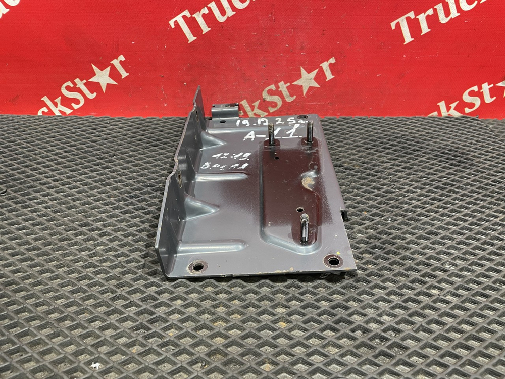 Кронштейн блока Adblue