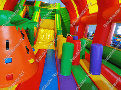 Коммерческий надувной батут "Зверята с крышей" 12*8*6 м