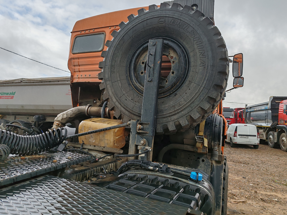 КамАЗ 65221 6x6 Седельный тягач 65221-53 (Дизельный, 11,8 л, 400 л.с., МТ)