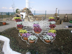 Парковая клумба Бабочка ажурная
