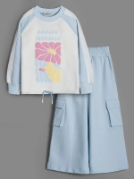 Голубой костюм для девочки на осень