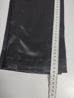 Брюки черные атласные 40 размер