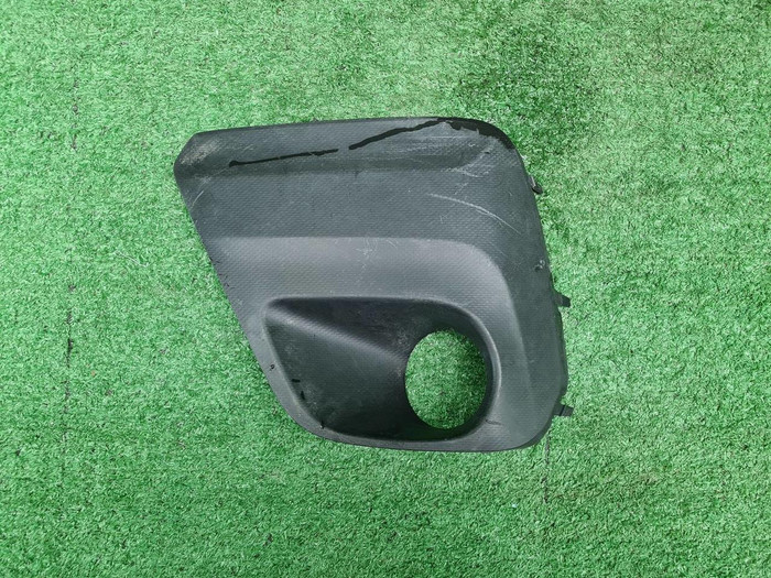 Накладка ПТФ левая Subaru Forester 5 SK (18-21)