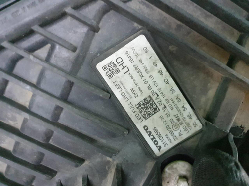 Битая Фара левая Volvo XC60 2 (2017-2021) LED