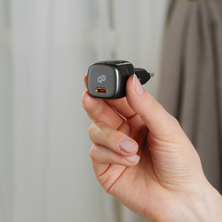 Сетевое зарядное устройство GoGadget CityPump 20W 1xUSB-C GaN (CH001)