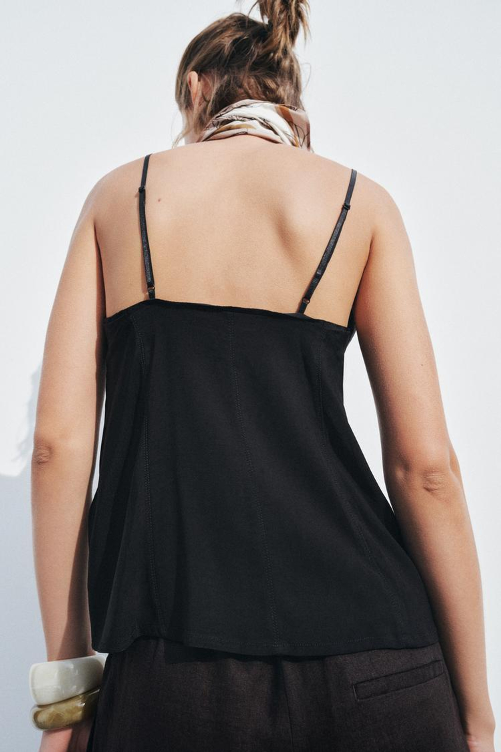 ZARA ТОП С V-ОБРАЗНЫМ ВЫРЕЗОМ, ЧЕРНЫЙ