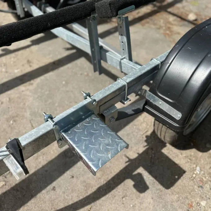 Подножка для лодочных прицепов