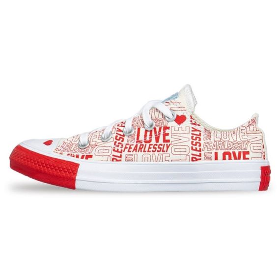 Converse Chuck Taylor All Star Love Fearlessly