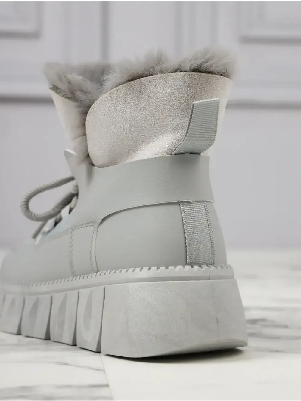 Зимние ботинки на платформе