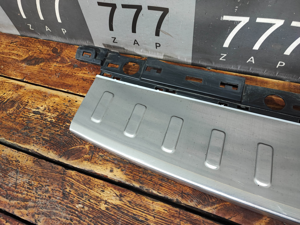 Накладка заднего бампера Tank 500 21-нв Б/У Оригинал 2804108XKV3AA