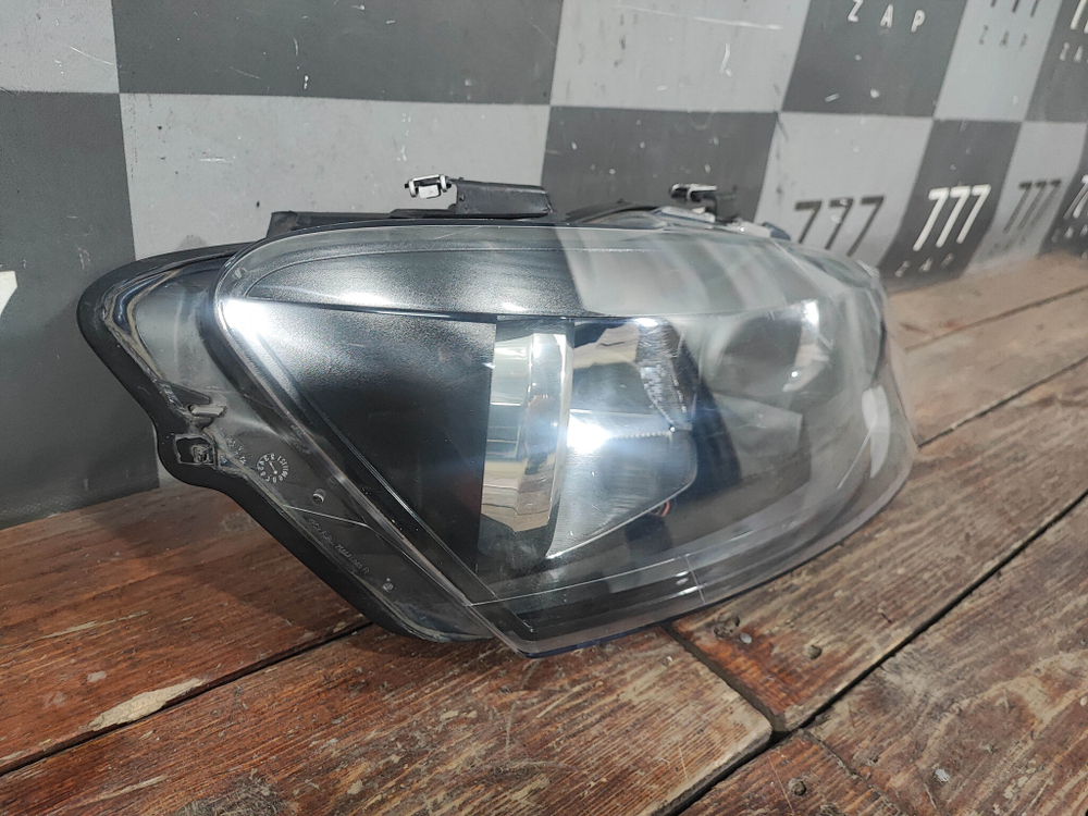 Фара правая галоген Volkswagen Polo 5 10-15 Б/У Оригинал 6RU941016