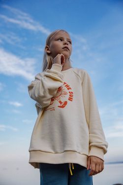 Свитшот сливочный "Here comes the Sun"