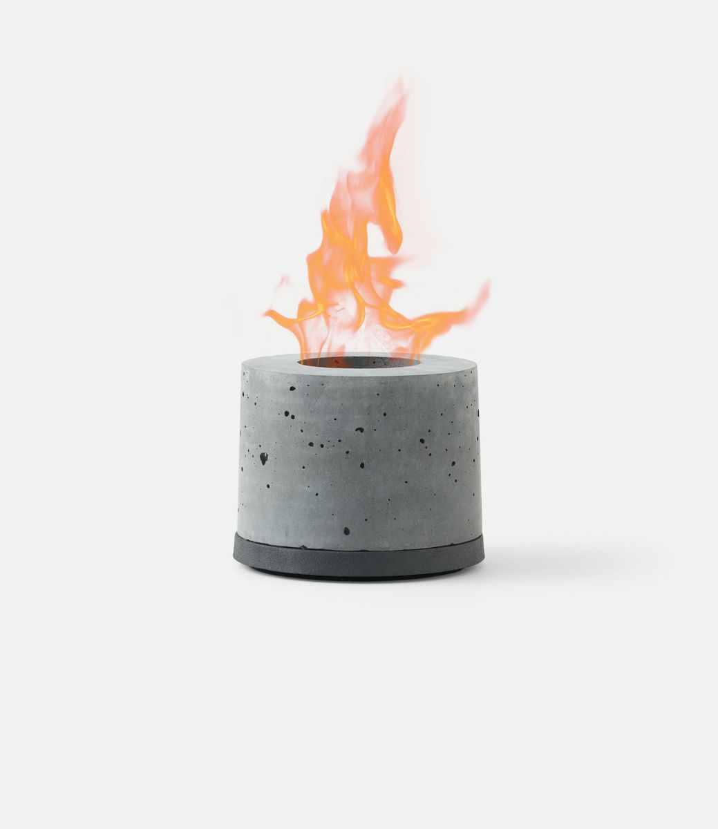 Flikrfire Mini Fireplace Black — мини-камин из бетона