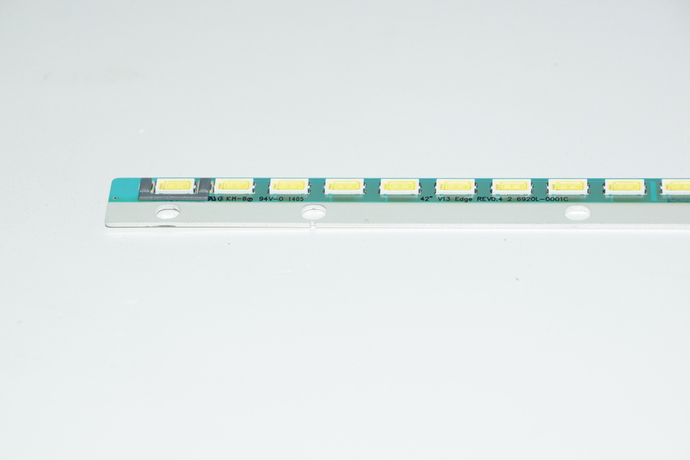 42" V13 Edge rev0.4 2 620L-0001C 6916L1472A