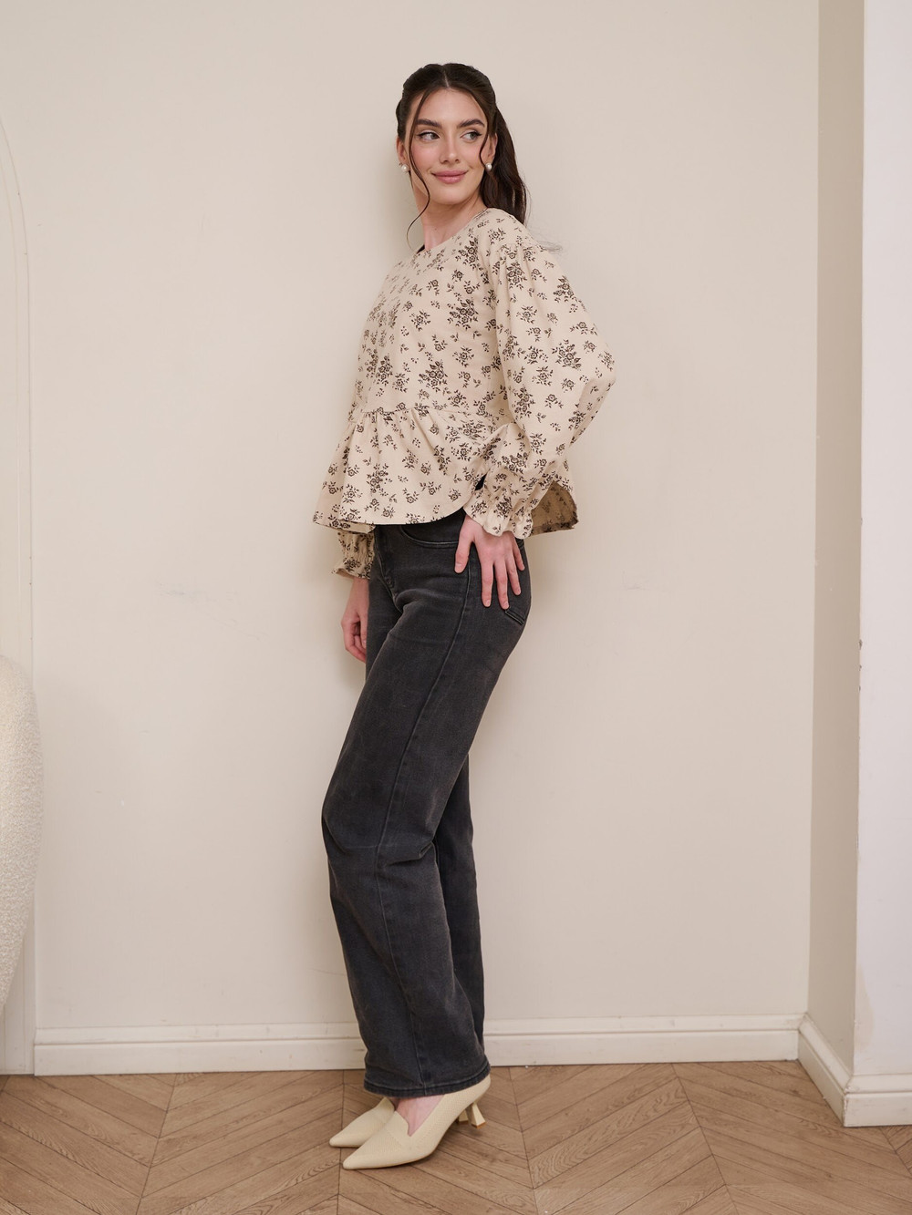 Блузка с баской с длинным рукавом