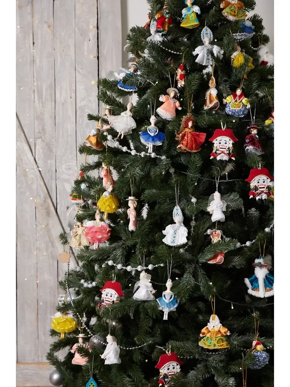 Елочные игрушки. Кукла-подвеска Снежинка