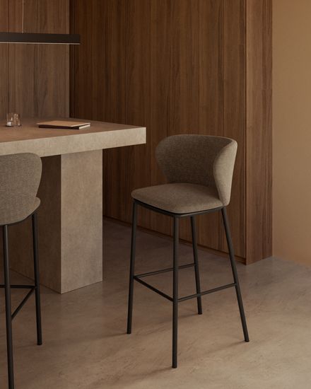 Ciselia Барный стул из светло-коричневой синели и черной стали, 75 см