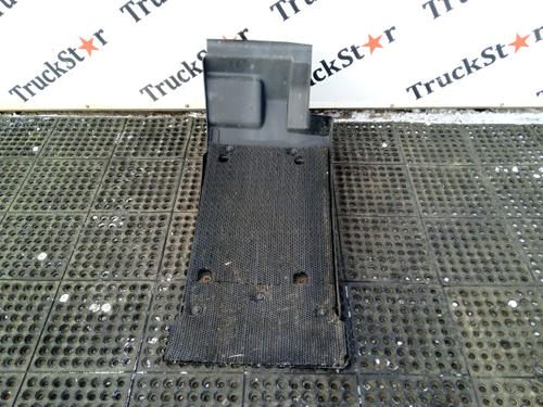 Крыло переднее левое задняя часть