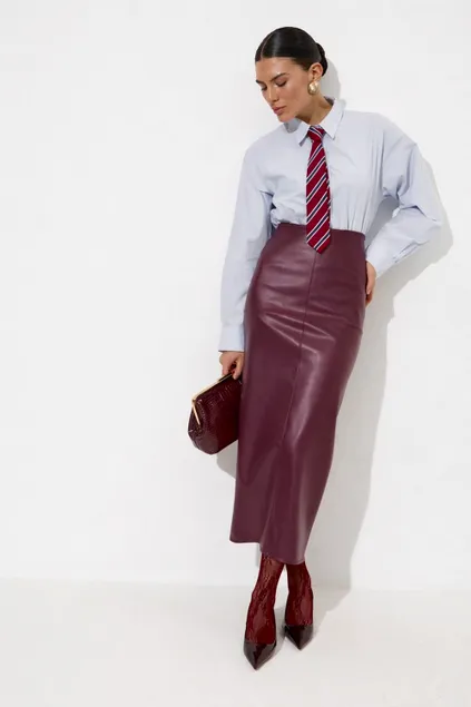 Юбка карандаш из экокожи сливового цвета