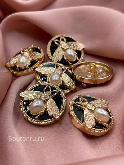 Пуговицы в стиле Гучч. с пчелками золотистые с жемчугом