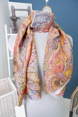 Шарф красивой расцветки