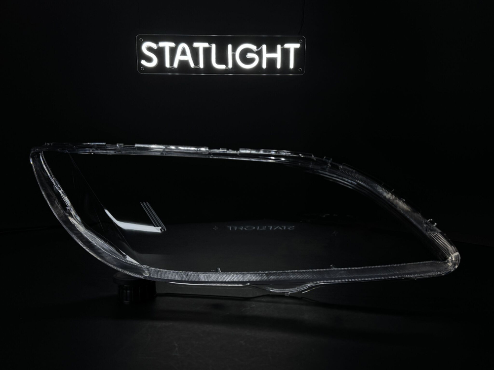 Правое стекло фары Mazda 3 BK 2003-2009