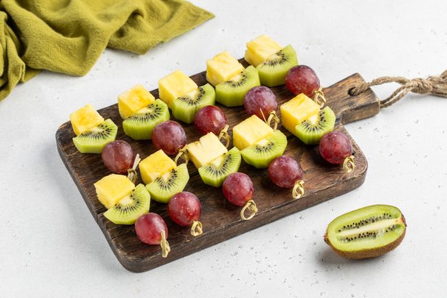 Фруктовая шпажка с ананасом, 10 шт.