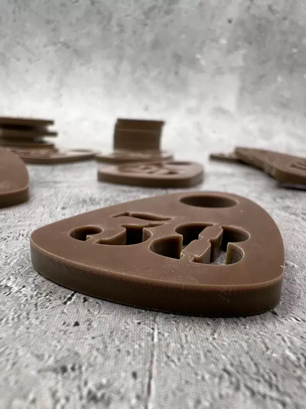 Номерки для гардероба прорезные