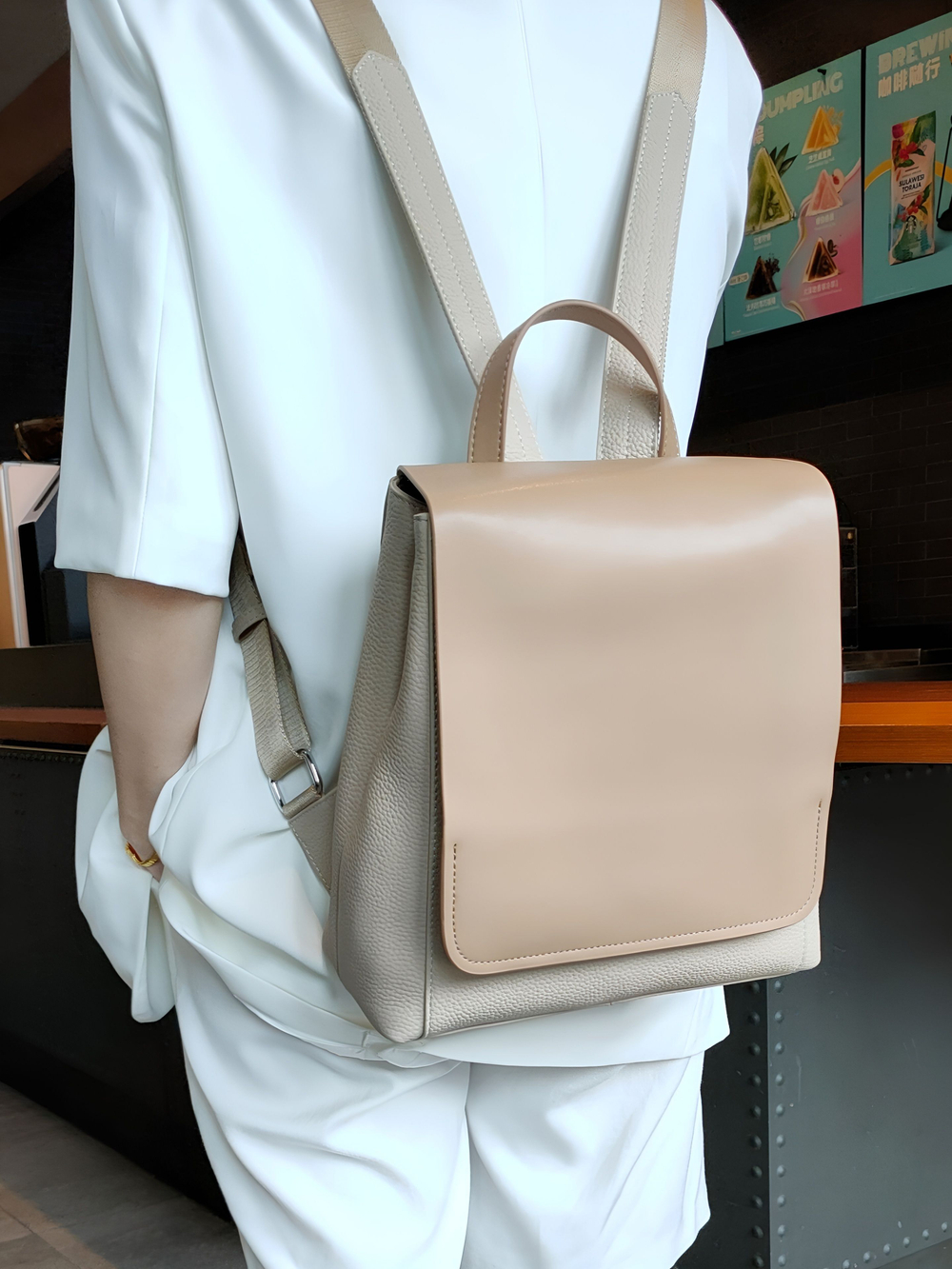 женский рюкзак из натуральной кожи