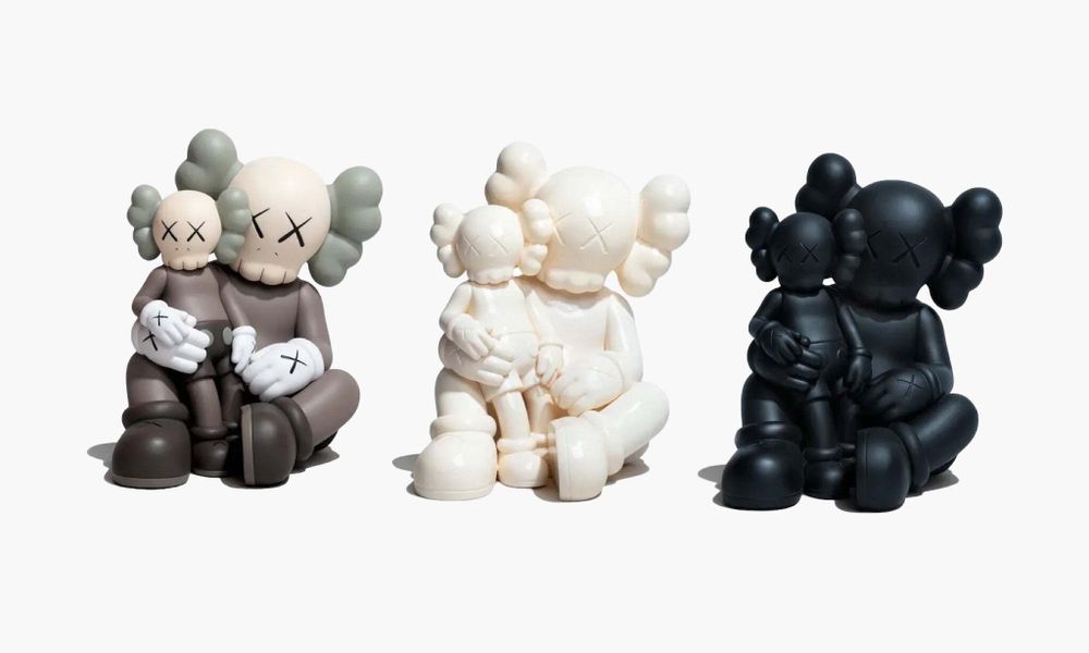 Holiday Changbai Mountain Vinyl Figure Set &quot;Brown / Snowy White / Black&quot;