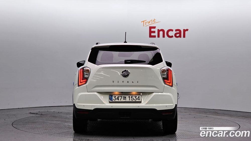 KG Mobility (Ssangyong) Very New Tivoli Бензин 1.5 2WD (11.2020)