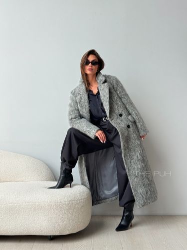 Серое двубортное пальто из шерсти с поясом