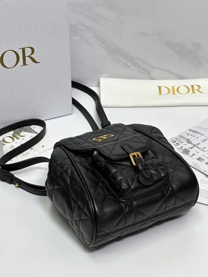 Рюкзак Dior Caro черный, модель среднего формата