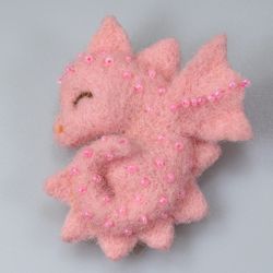 Авторская брошь Спящий дракончик