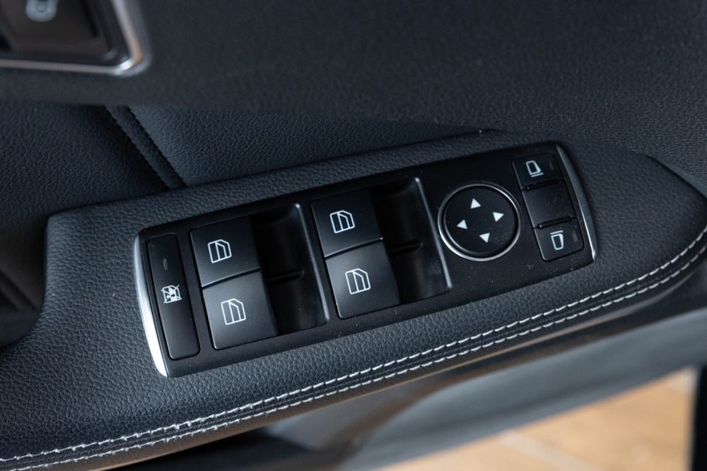 Mercedes-Benz E-Class, 2012 год
