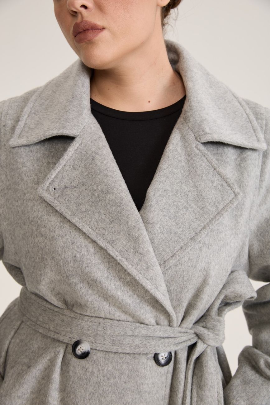 Пальто двубортное с отстрочкой, светло-серый
