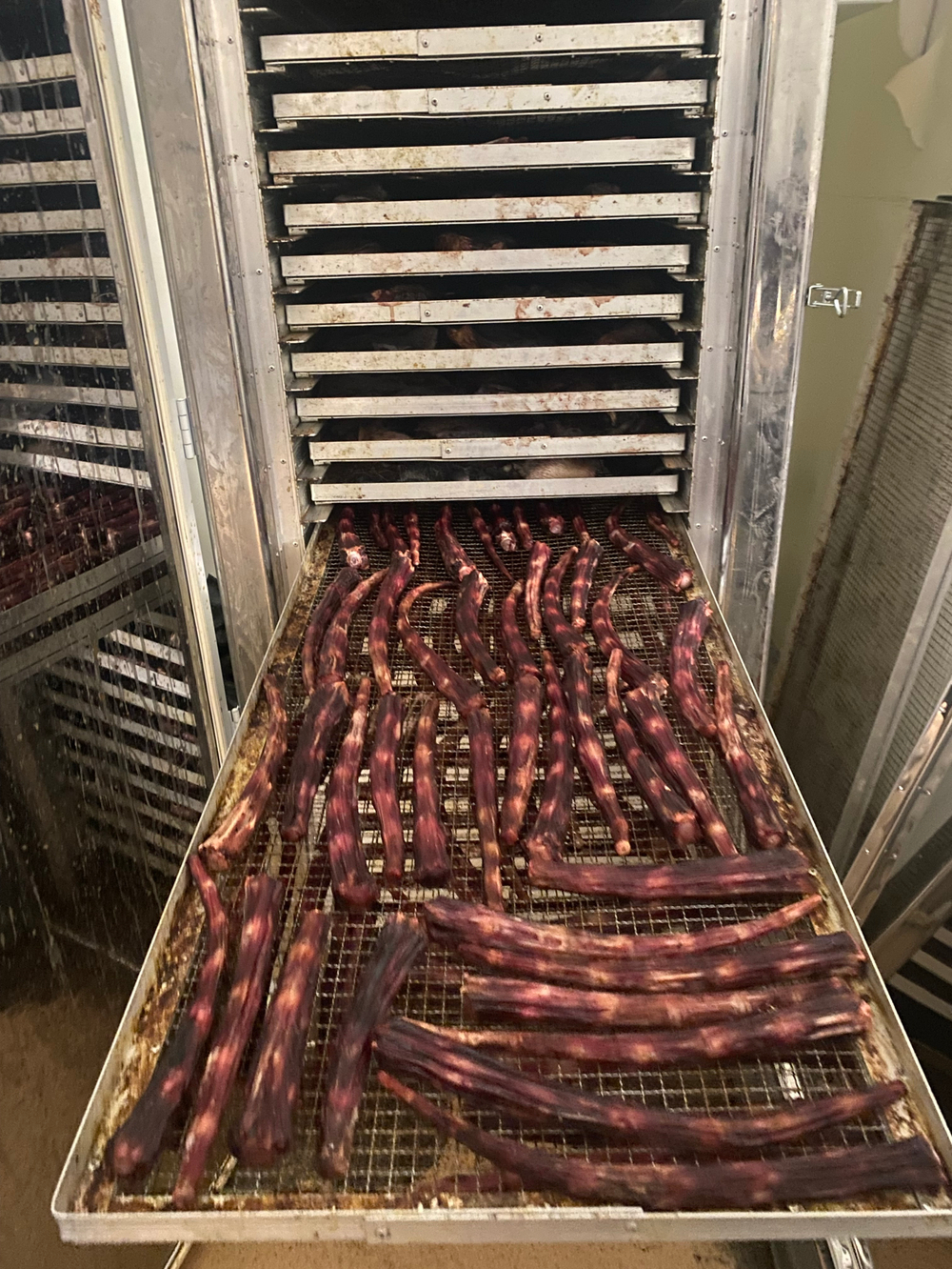 Хвосты говяжьи (палочки) (сушеное лакомство) (цена за 100гр)