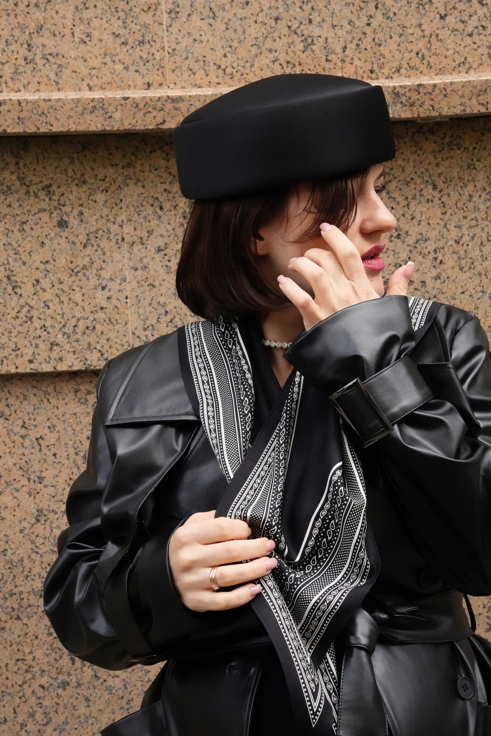 Платок шелк орнамент