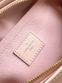 Louis Vuitton Onthego East West
