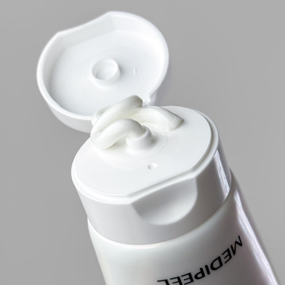 Увлажняющая пенка Medi-Peel Peptide 9 Aqua Essence Facial Cleanser 150мл