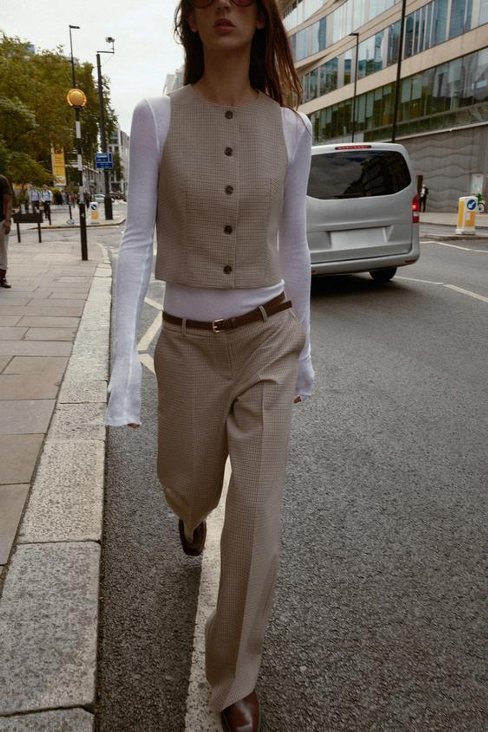 ZARA БРЮКИ В КЛЕТКУ С РЕМНЕМ, БЕЖЕВЫЙ/ТЕМНО-СИНИЙ