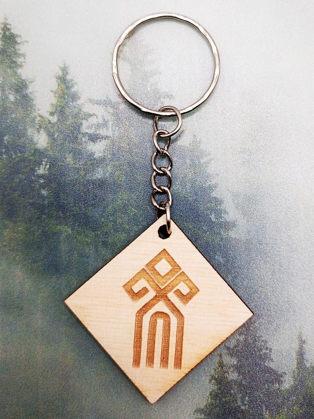 Брелок из дерева Чур