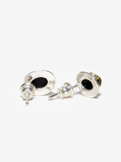 Серьги-пусеты из серебра 925 с цельным зеленым янтарем. Калининградский янтарь серьги