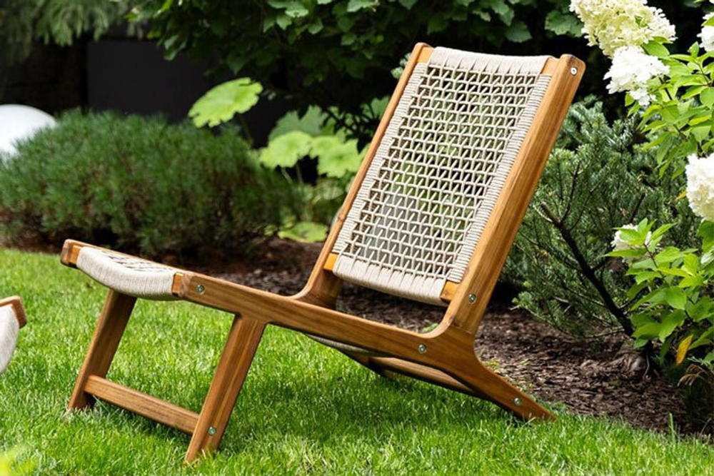 Кресло-лаунж из акации CALISTO