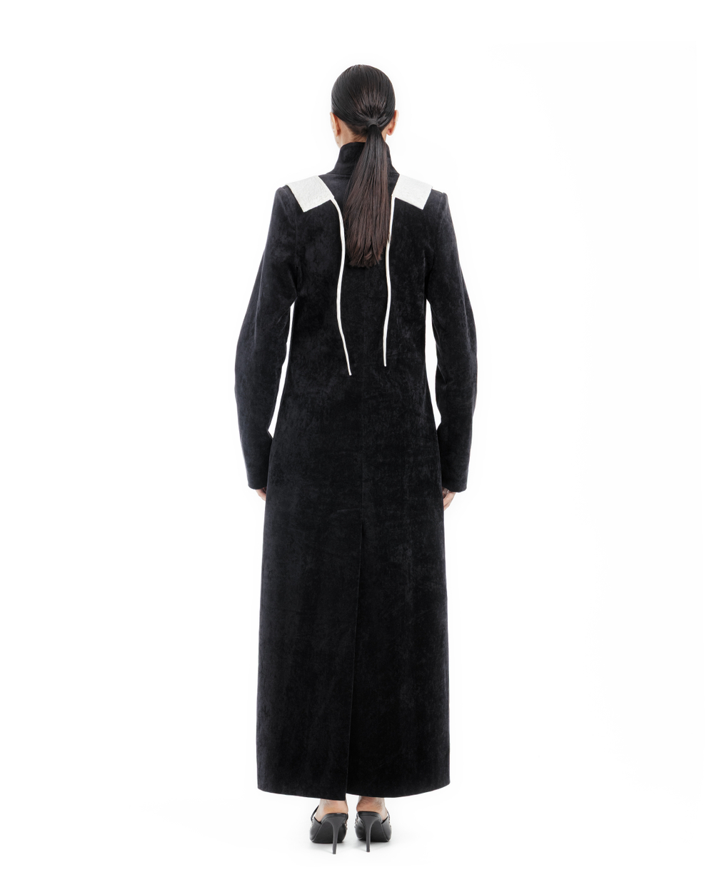 DETACHABLE COLLAR