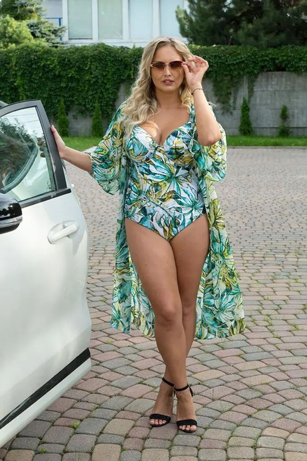 Слитный купальник с эффектным тропическим узором (Размер: 90C) (Цвет: разноцветный)